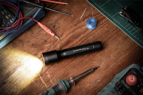  Led Lenser e Letherman